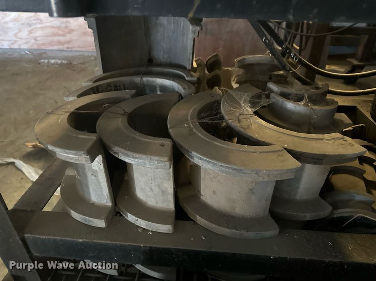 image for item DT7149 Henry press