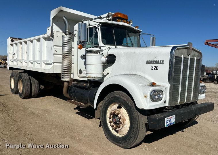 image for item DT7155 1977 Kenworth W900 dump truck