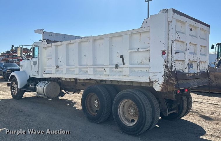 image for item DT7155 1977 Kenworth W900 dump truck