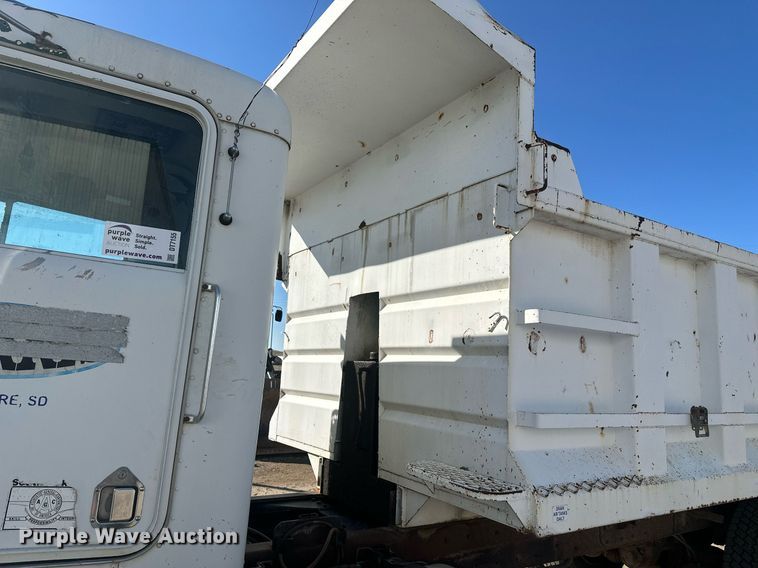 image for item DT7155 1977 Kenworth W900 dump truck