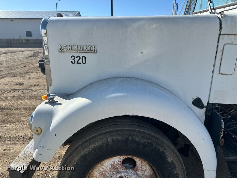 image for item DT7155 1977 Kenworth W900 dump truck