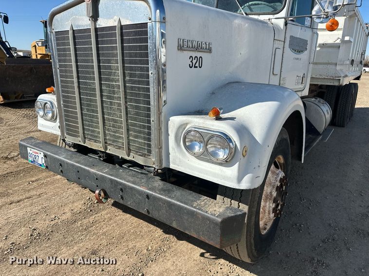 image for item DT7155 1977 Kenworth W900 dump truck