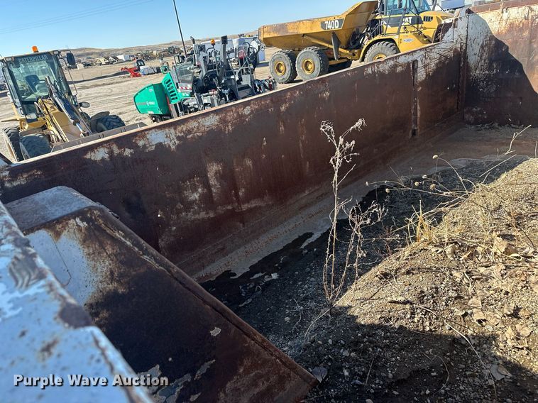 image for item DT7155 1977 Kenworth W900 dump truck