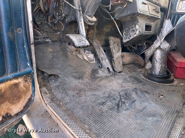 image for item DT7155 1977 Kenworth W900 dump truck