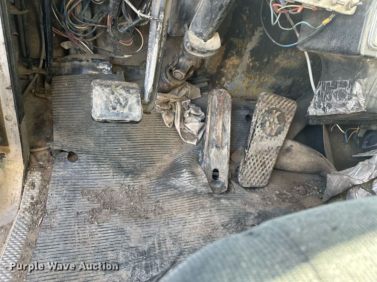 image for item DT7155 1977 Kenworth W900 dump truck