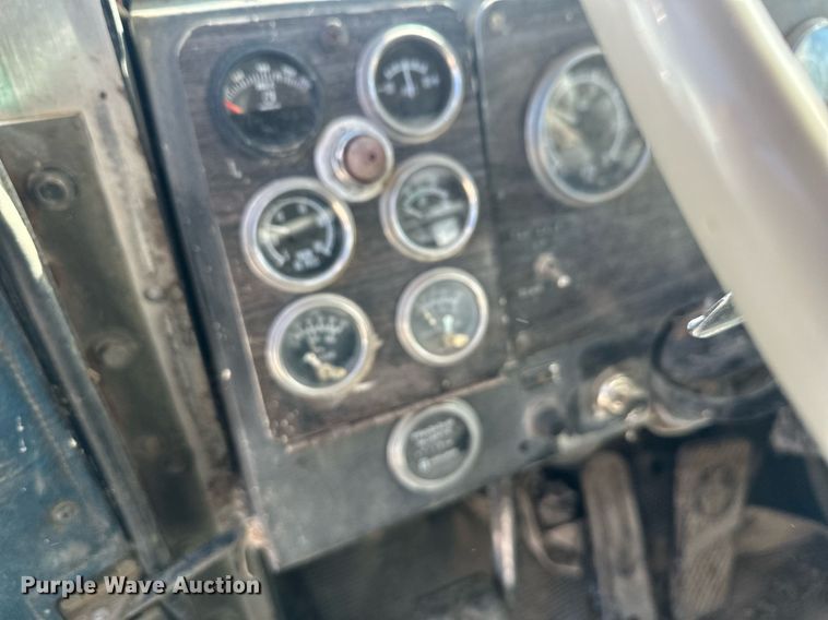 image for item DT7155 1977 Kenworth W900 dump truck