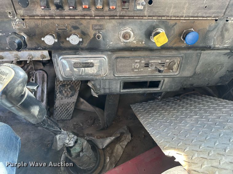 image for item DT7155 1977 Kenworth W900 dump truck