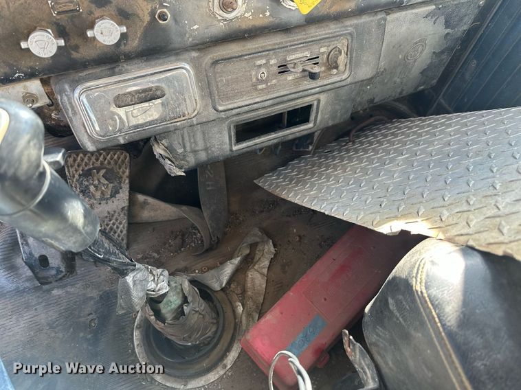 image for item DT7155 1977 Kenworth W900 dump truck