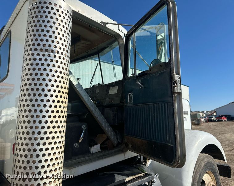 image for item DT7155 1977 Kenworth W900 dump truck