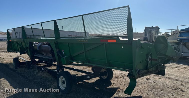 image for item DT7156 2010 John Deere 853A all-crop head