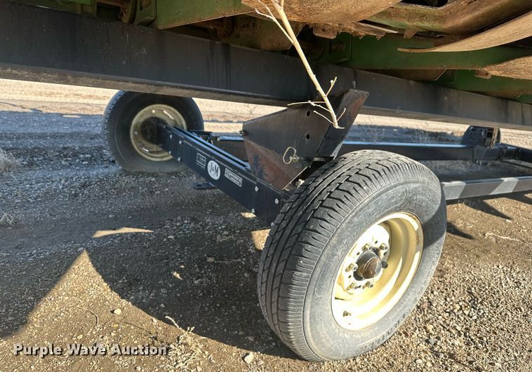 image for item DT7156 2010 John Deere 853A all-crop head