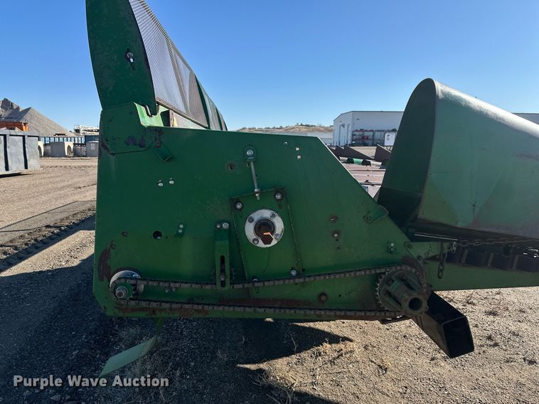 image for item DT7156 2010 John Deere 853A all-crop head