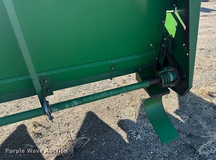 image for item DT7156 2010 John Deere 853A all-crop head