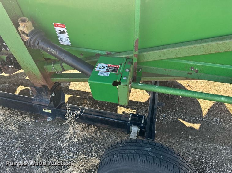 image for item DT7156 2010 John Deere 853A all-crop head