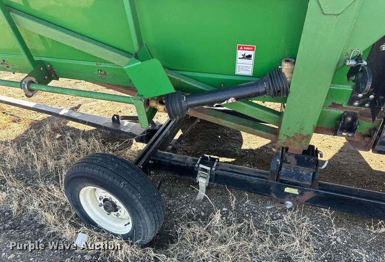 image for item DT7156 2010 John Deere 853A all-crop head