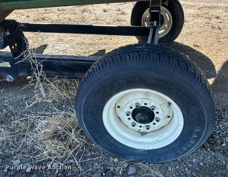 image for item DT7156 2010 John Deere 853A all-crop head