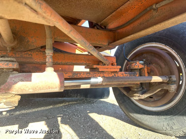 image for item DT7157 1997 Broce Broom RC300 broom