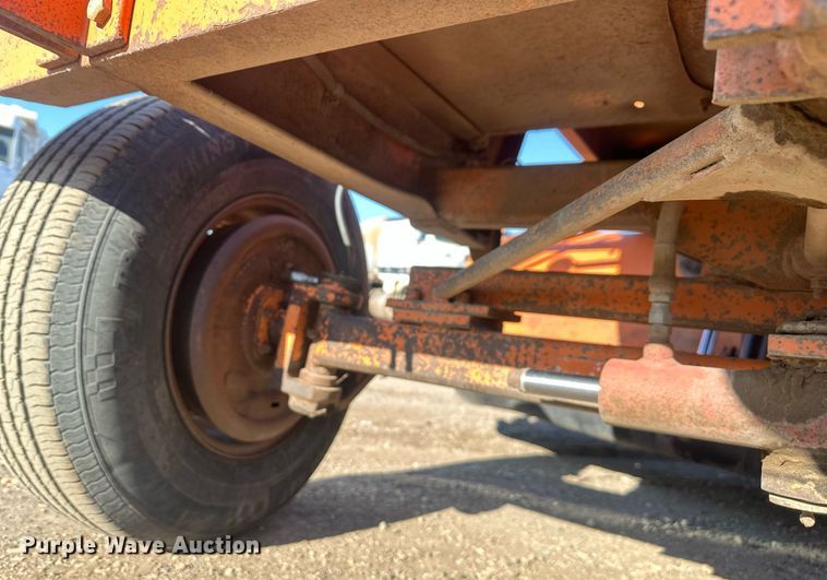 image for item DT7157 1997 Broce Broom RC300 broom