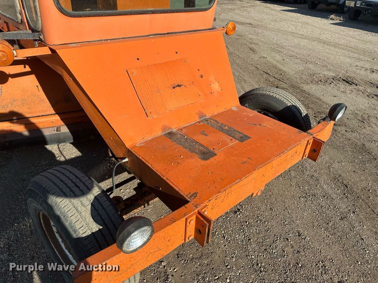 image for item DT7157 1997 Broce Broom RC300 broom