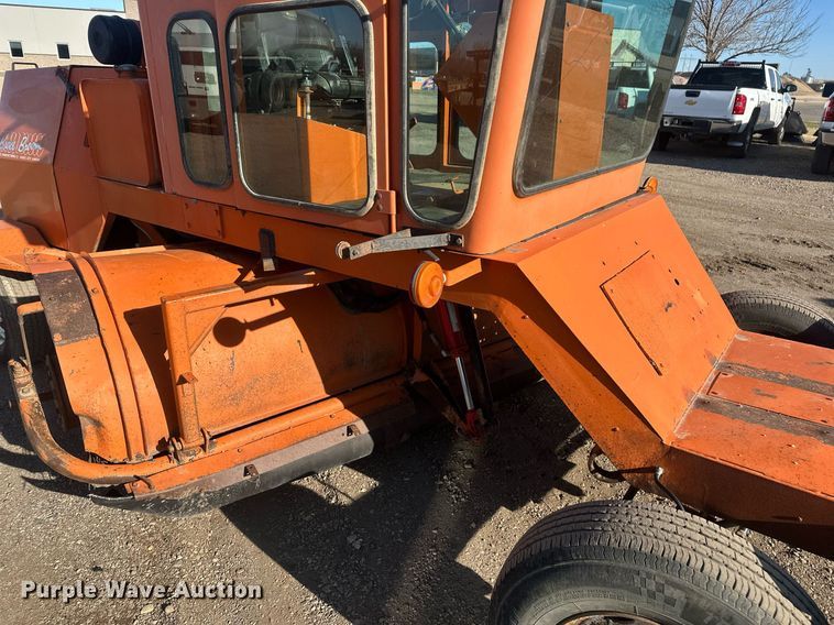 image for item DT7157 1997 Broce Broom RC300 broom