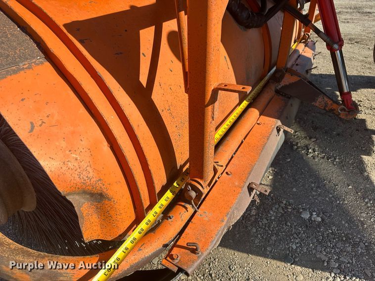 image for item DT7157 1997 Broce Broom RC300 broom