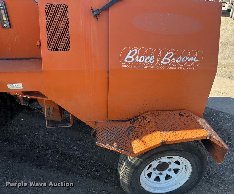 image for item DT7157 1997 Broce Broom RC300 broom