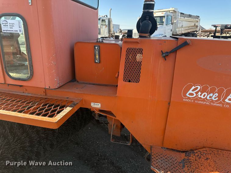 image for item DT7157 1997 Broce Broom RC300 broom