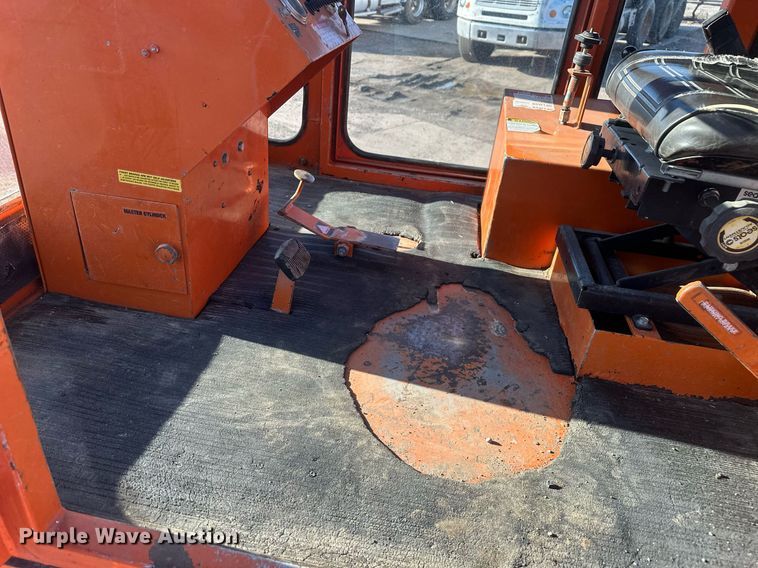 image for item DT7157 1997 Broce Broom RC300 broom