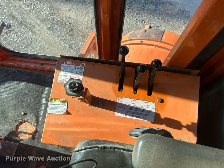 image for item DT7157 1997 Broce Broom RC300 broom