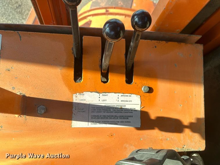 image for item DT7157 1997 Broce Broom RC300 broom