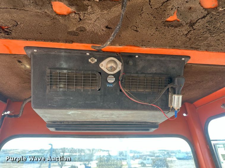 image for item DT7157 1997 Broce Broom RC300 broom