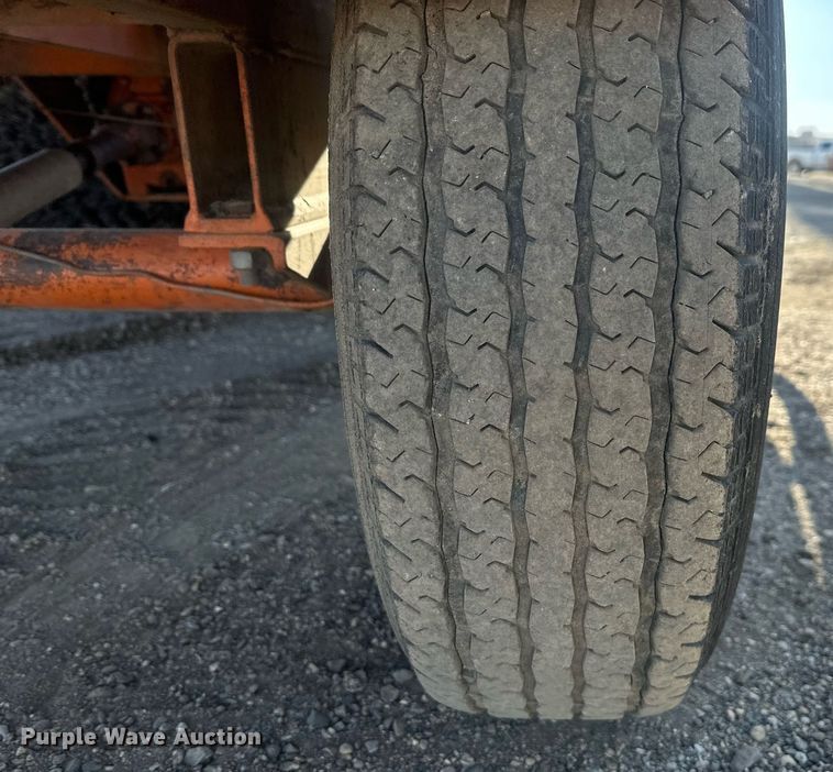 image for item DT7157 1997 Broce Broom RC300 broom