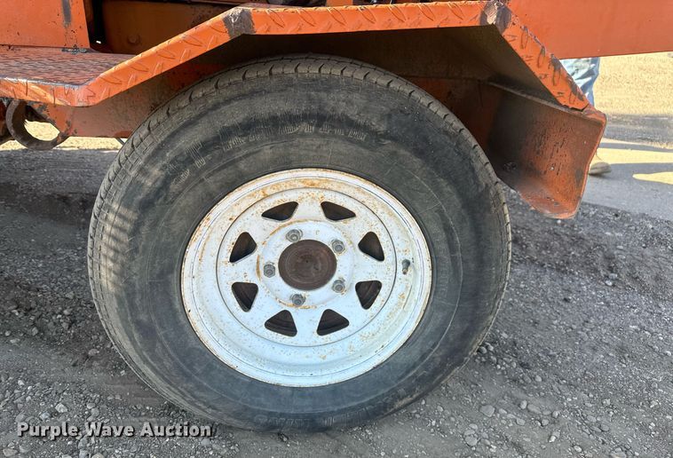 image for item DT7157 1997 Broce Broom RC300 broom