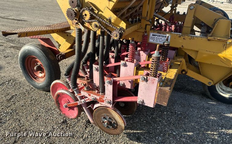 image for item DT7158 Haybuster 107 grain drill