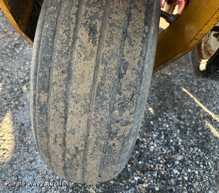 image for item DT7158 Haybuster 107 grain drill