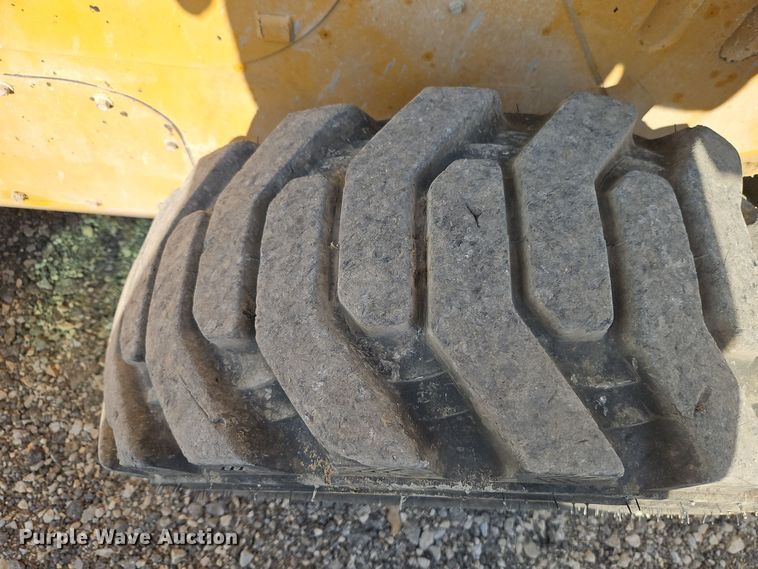 image for item DT7534 2012 Caterpillar  262C2 skid steer loader