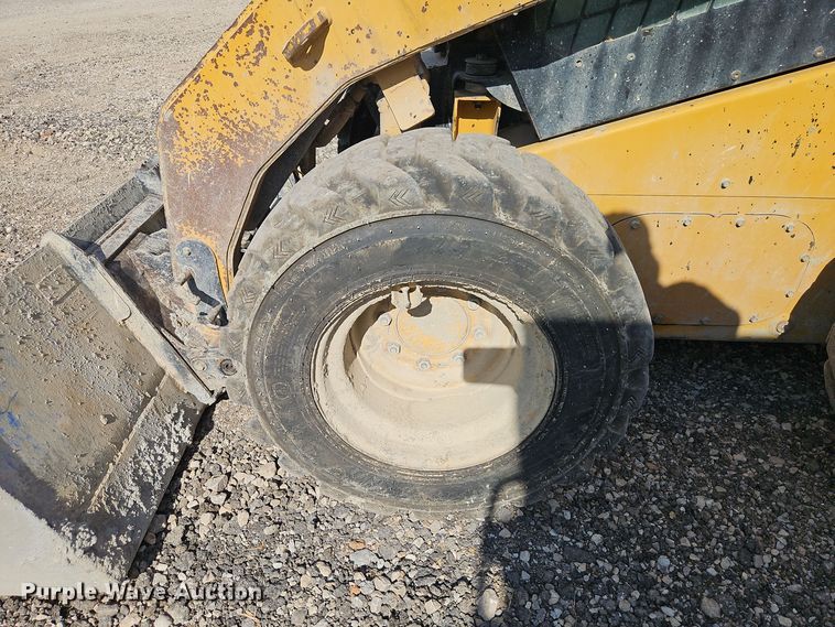 image for item DT7534 2012 Caterpillar  262C2 skid steer loader