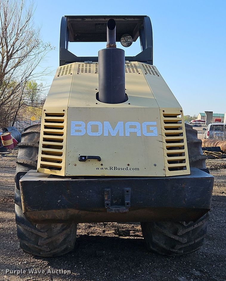 image for item DT7736 2000 Bomag BW213 PDH-3 single drum vibratory roller