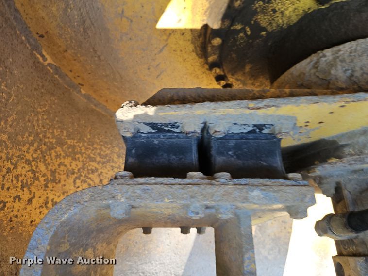 image for item DT7736 2000 Bomag BW213 PDH-3 single drum vibratory roller