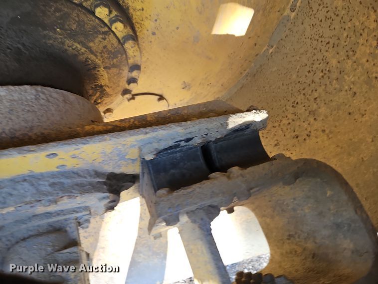 image for item DT7736 2000 Bomag BW213 PDH-3 single drum vibratory roller