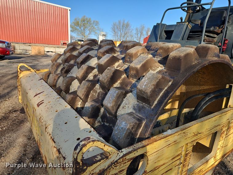 image for item DT7736 2000 Bomag BW213 PDH-3 single drum vibratory roller