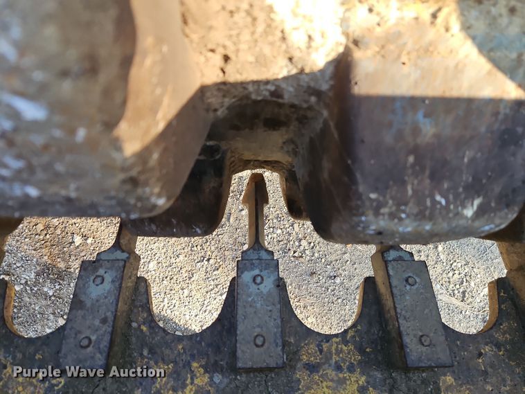 image for item DT7736 2000 Bomag BW213 PDH-3 single drum vibratory roller