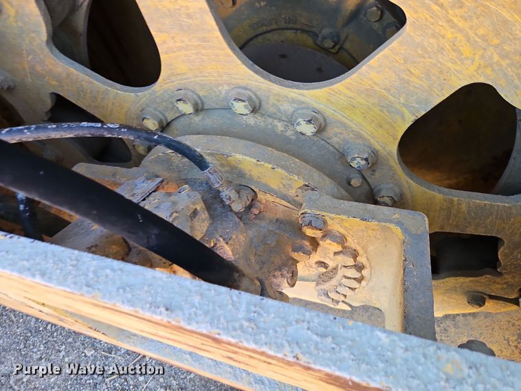 image for item DT7736 2000 Bomag BW213 PDH-3 single drum vibratory roller