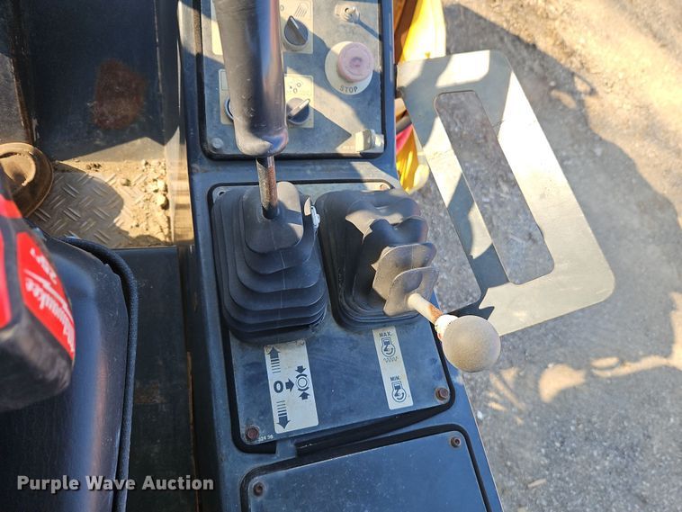 image for item DT7736 2000 Bomag BW213 PDH-3 single drum vibratory roller