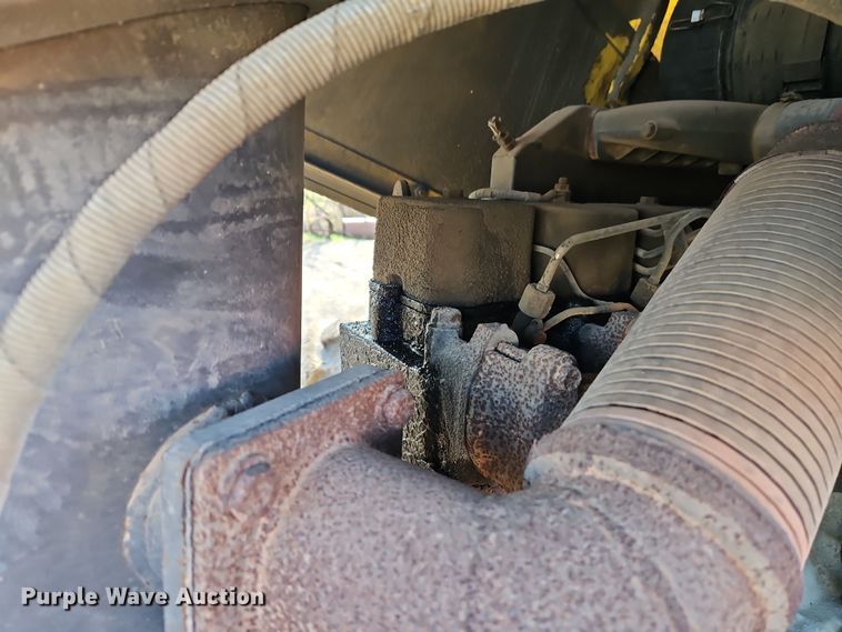 image for item DT7736 2000 Bomag BW213 PDH-3 single drum vibratory roller