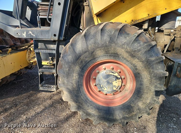 image for item DT7736 2000 Bomag BW213 PDH-3 single drum vibratory roller