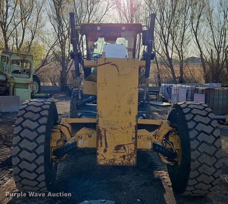 image for item DT7737 2012 John Deere 772G motor grader