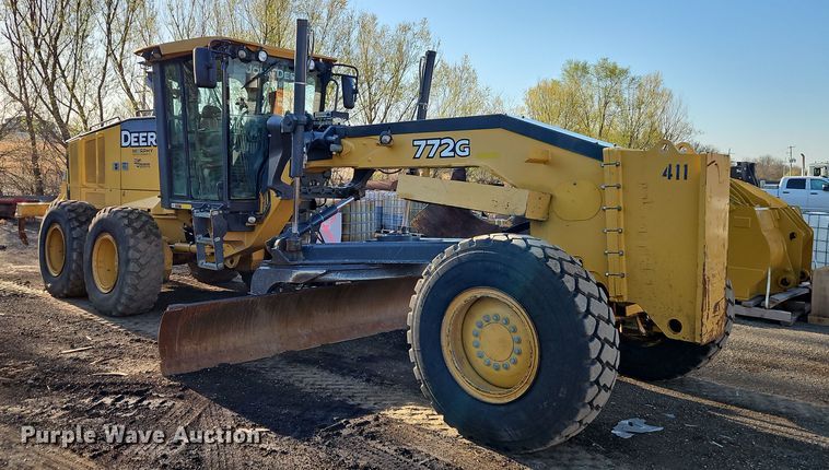 image for item DT7737 2012 John Deere 772G motor grader