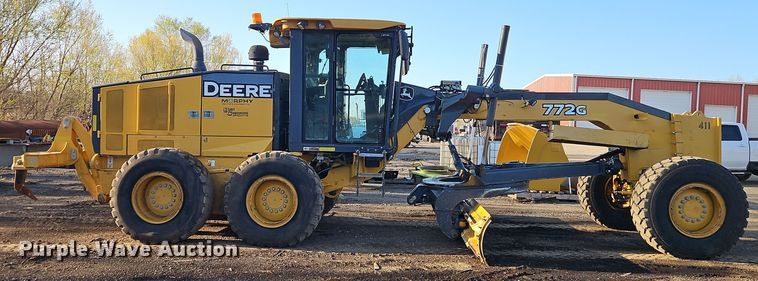 image for item DT7737 2012 John Deere 772G motor grader