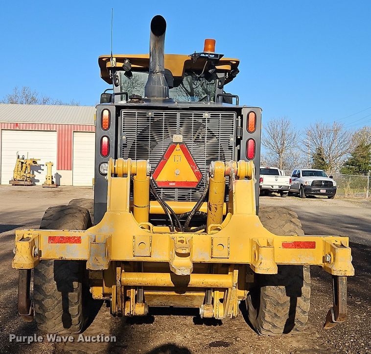 image for item DT7737 2012 John Deere 772G motor grader